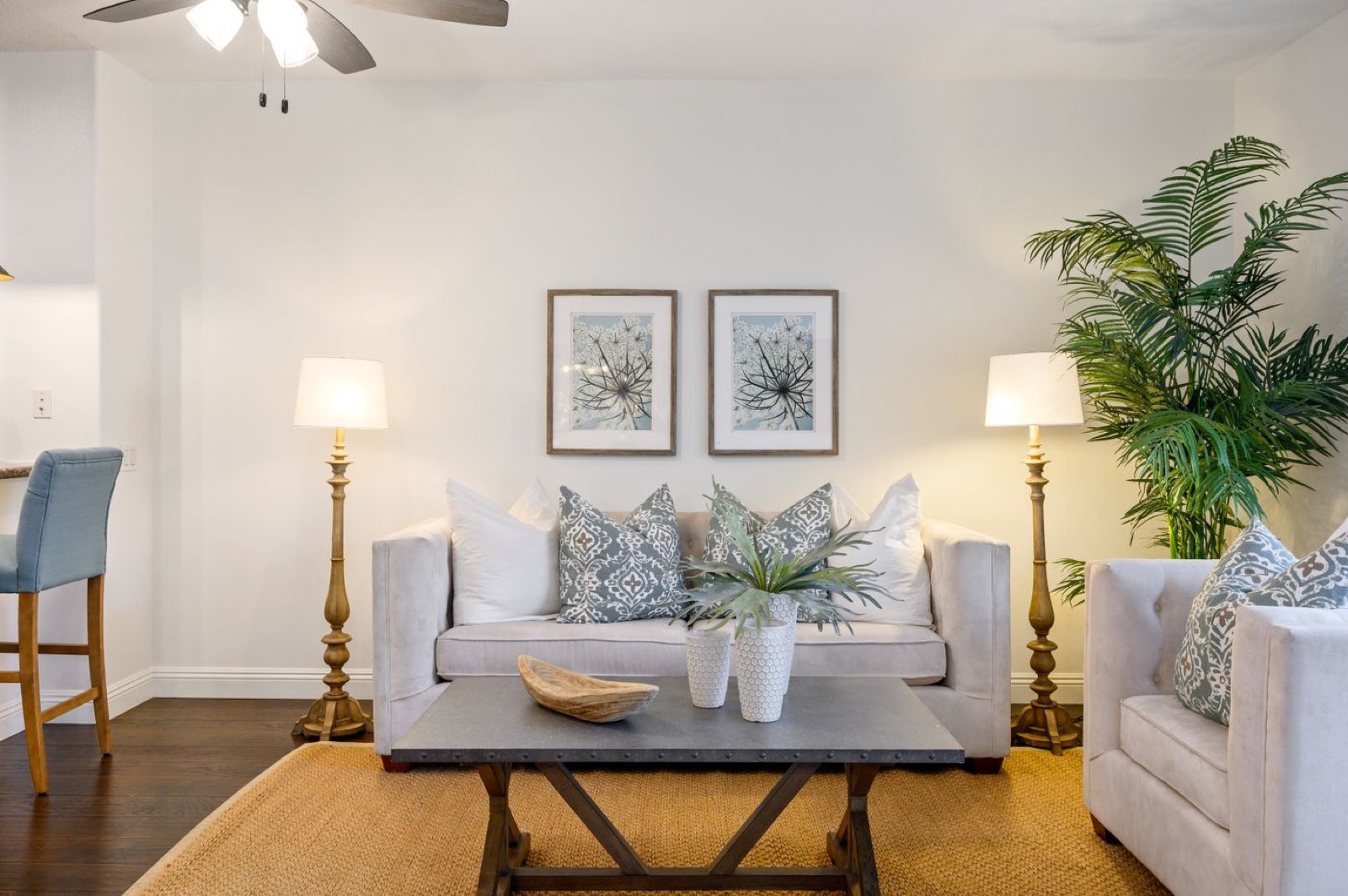 A calm, clean living room: residential house cleaning in the Myrtle Beach area